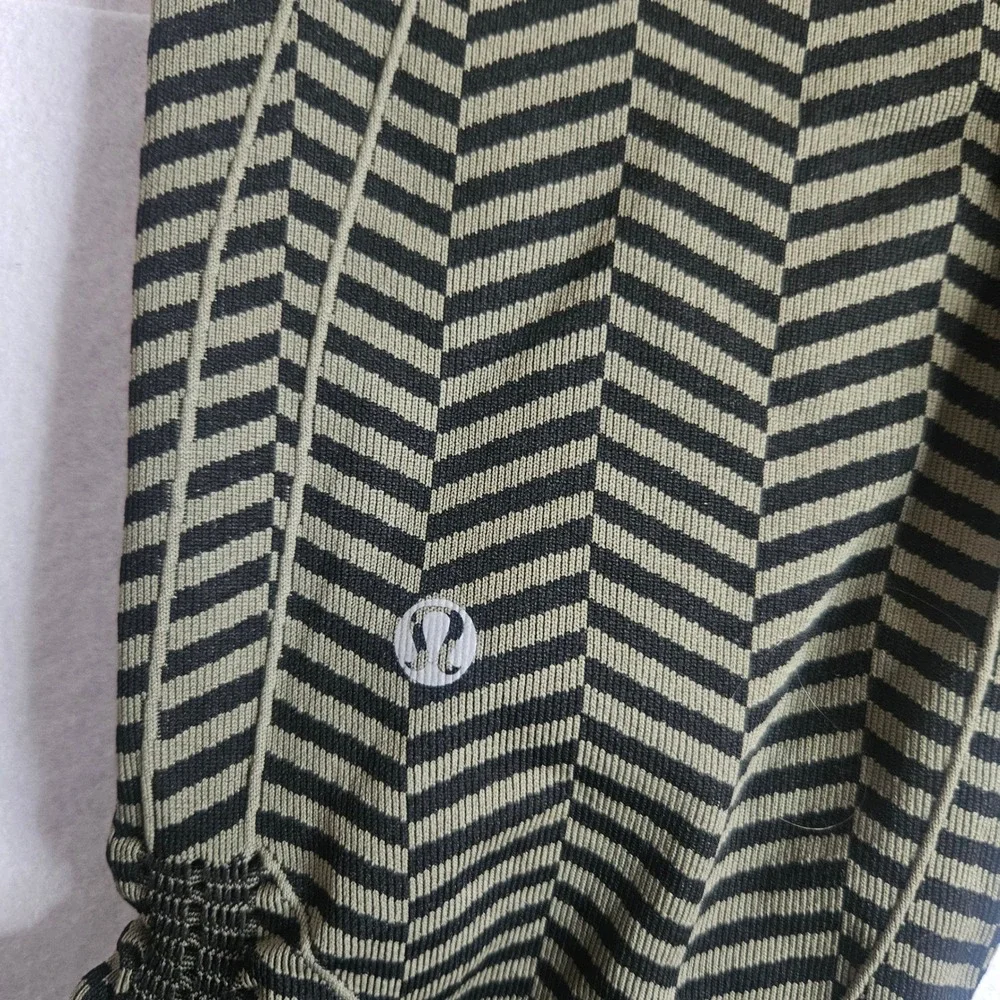 Lululemon Ebb To Street Crop Black Olive Green Chevron Stripe Ruched Leggings 4